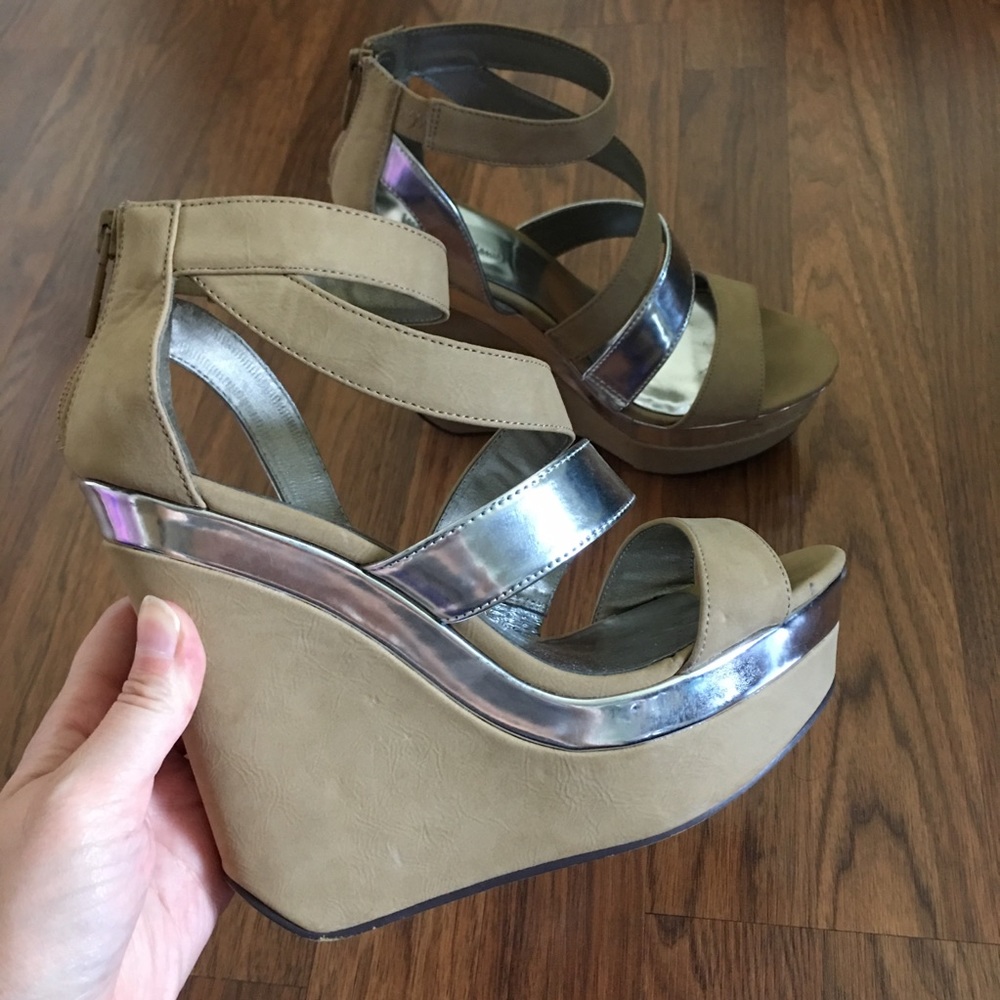 Michael Antonio size 8 wedge sandals - Picture 1 of 6